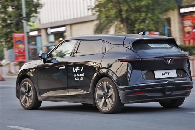 7 lý do nên mua ngay VinFast VF 7 trong tháng 12 ảnh 4