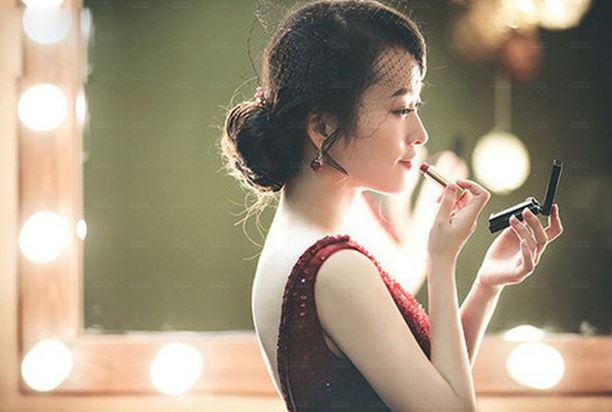 Bản lĩnh đàn bà hậu ly hôn là đây: Làm bạn với chồng cũ nhưng đến khoảnh khắc quan trọng nhất vẫn làm anh ta nhục nhã ê chề