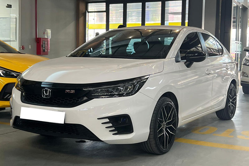 Honda City RS lăn bánh chưa đầy 1 năm, rao bán với giá sốc