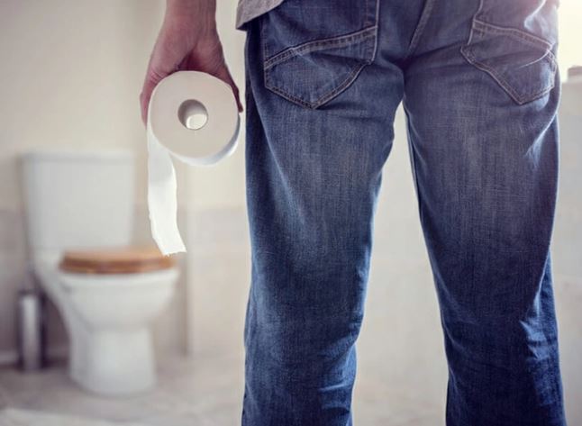 Cay cú vì bị ly hôn, vợ cũ lén bỏ thuốc xổ khiến chồng bị tiêu chảy suốt 1 năm liền