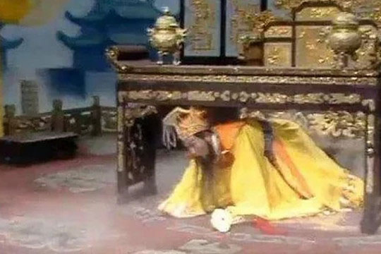 Tại sao Ngọc Hoàng trong 'Tây Du Ký' lại bị Tôn Ngộ Không làm cho xấu hổ và sợ hãi đến trốn cả vào gầm bàn?