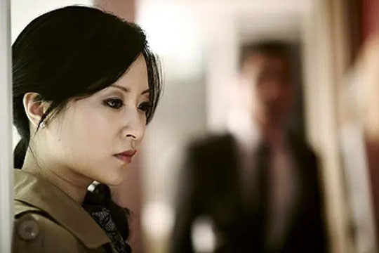 Anh trai đưa cô gái trẻ với cái bụng bầu về giới thiệu, bố mẹ tôi vui mừng ra mặt còn chị dâu ngất ngay tại chỗ