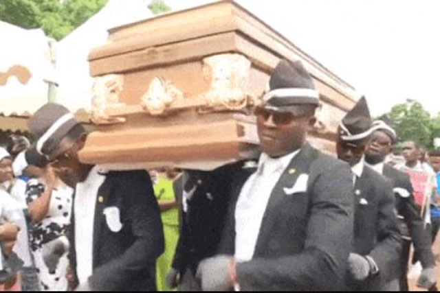 Clip: Công việc có 1-0-2: Nghề vác quan tài nhảy múa ở Ghana