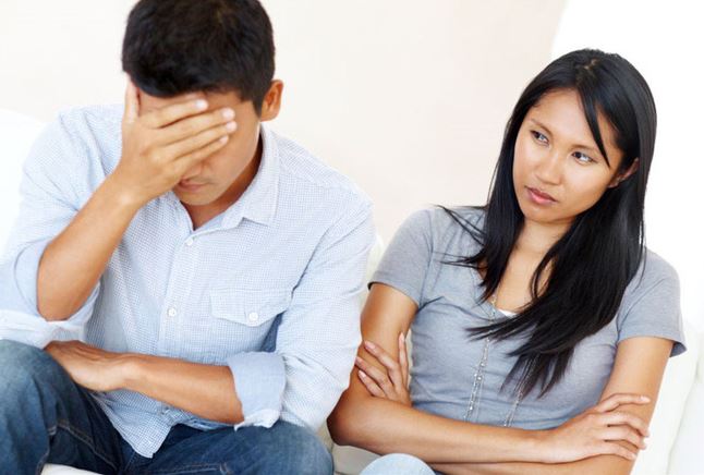 Mỗi lần cãi nhau xong, vợ lại lao vào lau chùi bồn cầu, một lần tò mò nhìn thử, tôi quyết định ly hôn ngay lập tức