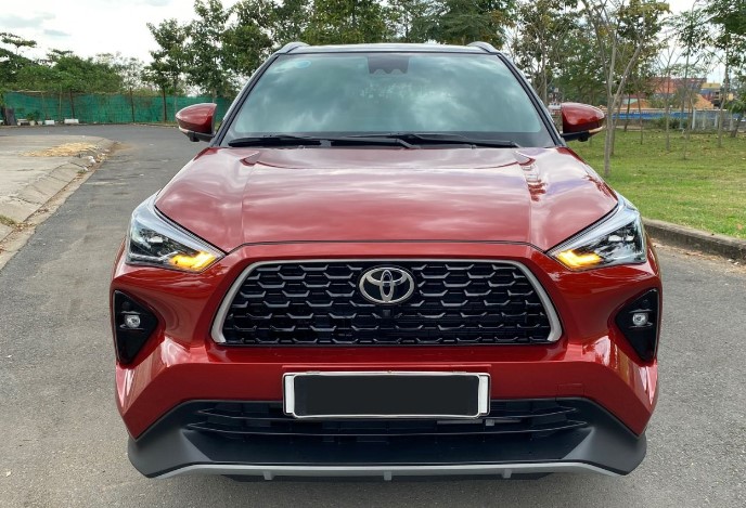 Lăn bánh vỏn vẹn gần 300km, Toyota Yaris Cross 2023 đầu tiên lên sàn xe cũ với giá rẻ bất ngờ