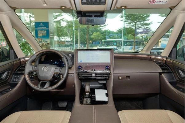 Toyota Alphard 2023 - Bản nâng cấp đắt giá mang đến trải nghiệm như trên xe sang- Ảnh 1.