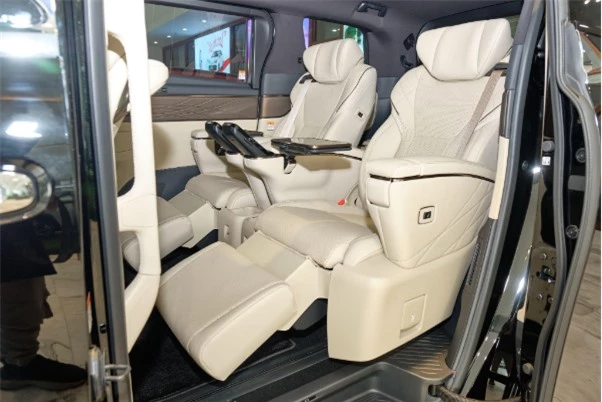 Toyota Alphard 2023 - Bản nâng cấp đắt giá mang đến trải nghiệm như trên xe sang- Ảnh 4.