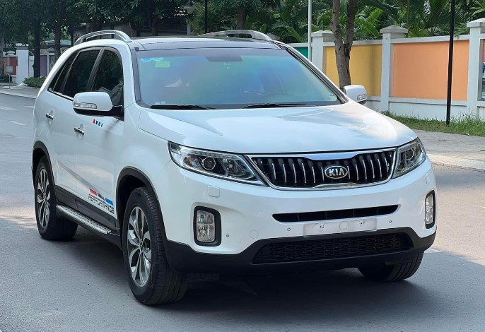 Sau 6 năm lăn bánh, Kia Sorento cũ rớt giá đến hơn nửa tỷ đồng