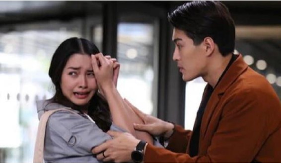 Chưa kịp vui mừng vì được bạn trai mua tặng dây chuyền vàng hơn 50 triệu, tôi đã ngã quỵ với sự thật được anh tiết lộ sau đó