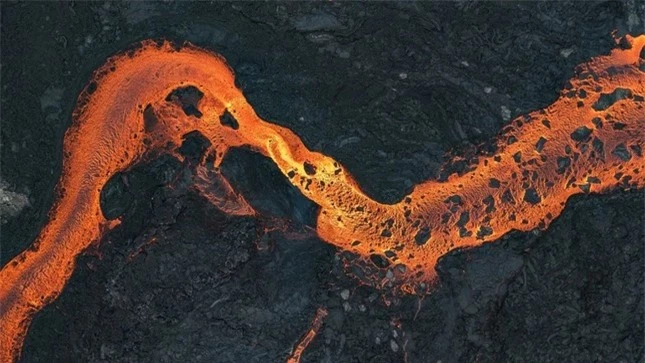 Những bức ảnh kinh hoàng về núi lửa phun trào tại Iceland- Ảnh 6.