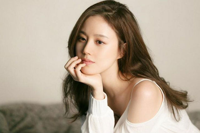 Phụ nữ khôn biết “phũ 2 người, giữ 2 thứ và buông bỏ 2 điều” cả đời không phải chịu khổ