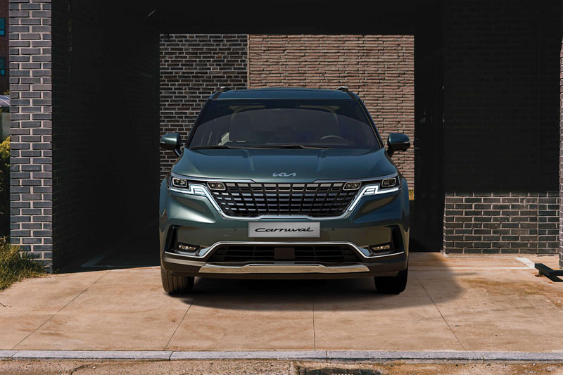 Kia Carnival giảm giá nhẹ tại Việt Nam