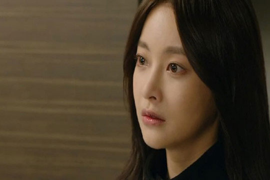 Đến thăm chị dâu tương lai, tôi choáng váng khi phát hiện thứ trong phòng ngủ của chị ấy