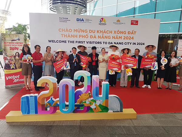 Du lịch Đà Nẵng chào đón các chuyến bay đầu năm mới