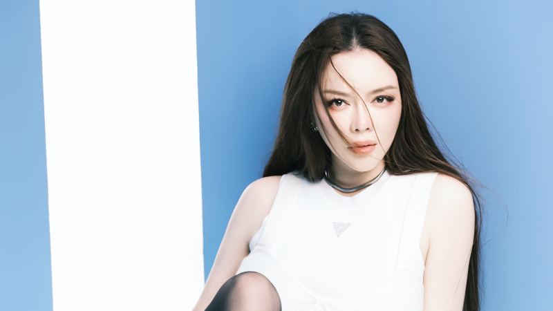 Lý Nhã Kỳ tiết lộ vẫn chờ đợi "soái ca""