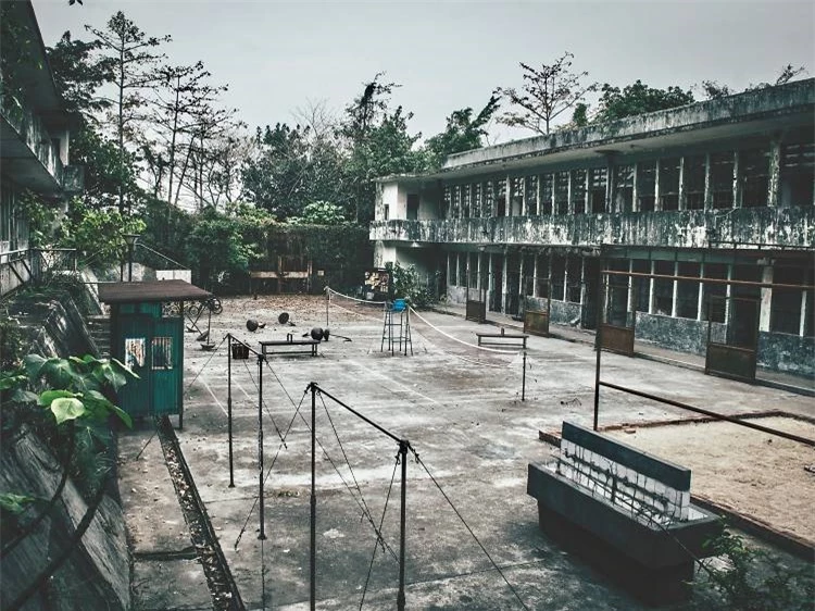 Khuôn viên trường Tat Tak. (Ảnh: HK Urbex)