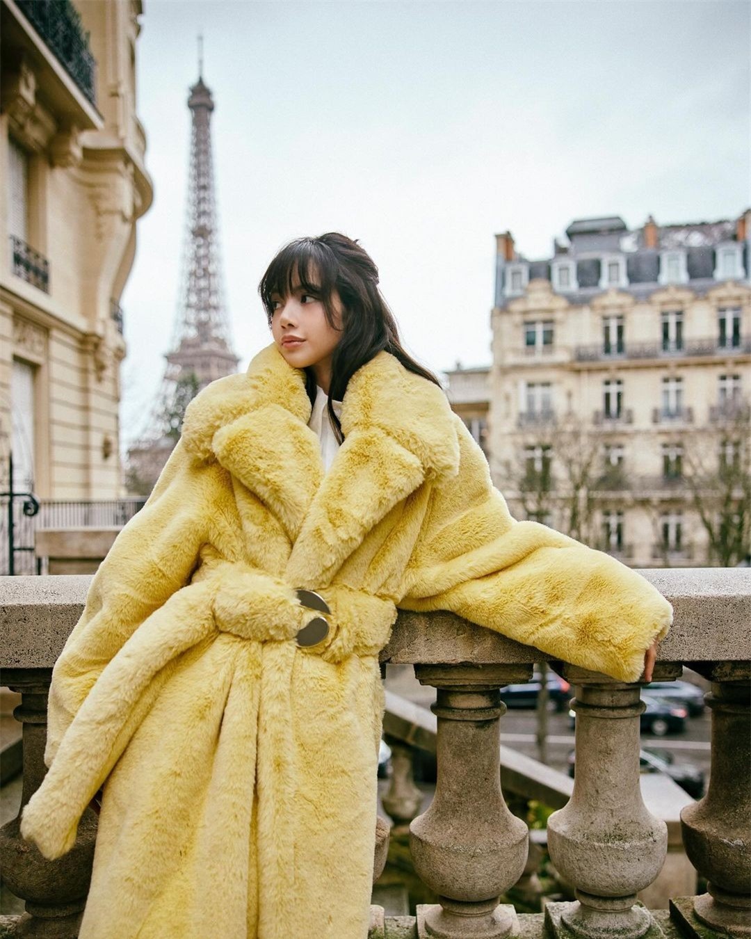 Lisa (BlackPink) tung ảnh bikini đón năm mới ảnh 14