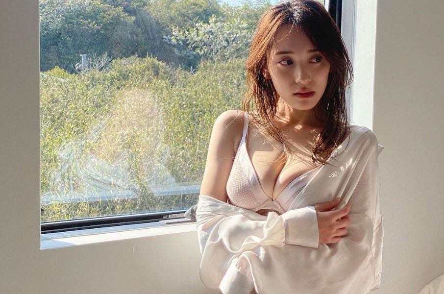 Ngắm 'đôi gò bồng đào' căng đầy của mỹ nhân sở hữu vòng một gợi cảm nhất Nhật Bản