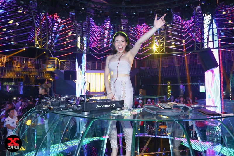 DJ Hằng Milk.