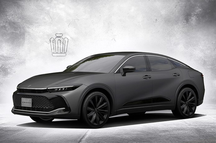 Cận cảnh Toyota Crown phiên bản giới hạn