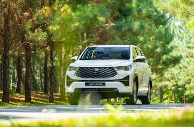 Dịp cuối năm, có tiền chưa chắc mua được ôtô