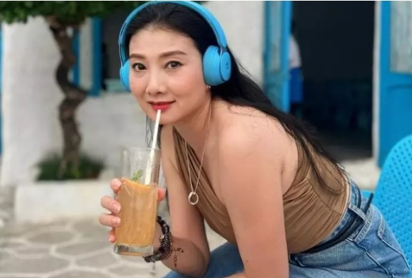 Danh t&#xED;nh n&#x1EEF; gi&#xE1;m &#x111;&#x1ED1;c &#x111;&#x1B0;&#x1EE3;c phong t&#x1EB7;ng danh hi&#x1EC7;u NSND cao qu&#xFD;: t&#x1EEB;ng ph&#x1EA3;i b&#xE1;n t&#xE0;i s&#x1EA3;n &#x111;&#x1EC3; ho&#x1EA1;t &#x111;&#x1ED9;ng