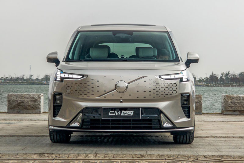 CLIP: Cận cảnh 'chuyên cơ mặt đất' Volvo EM90 2024, giá gần 2,7 tỷ đồng, đối thủ đáng gờm của Lexus LM