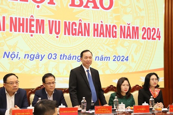 Năm 2024, quyết liệt cơ cấu lại hệ thống tổ chức tín dụng gắn với xử lý nợ xấu 