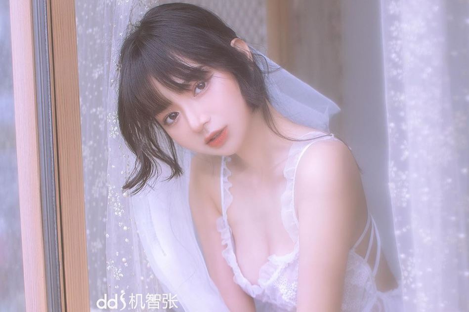 'Đứng ngồi không yên' trước sắc vóc của nữ streamer quyến rũ nhất nhì Việt Nam