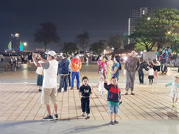 Đà Nẵng: Thí điểm phố đi bộ Bạch Đằng trong quý I/2024