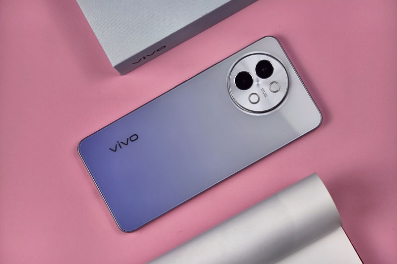 Smartphone cấu hình ‘khủng’, chống nước, thiết kế đẹp, sạc 80W, giá rẻ ‘giật mình’