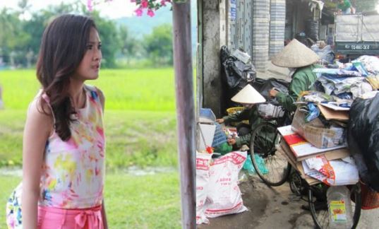 Con dâu 'khẩu nghiệp' khinh mẹ chồng nhặt ve chai, đến khi tận mắt thấy bà nằm co giữa nhà, hai mắt ngấn nước cô mới ôm mặt hối hận