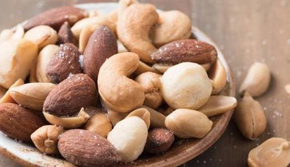 5 loại hạt giàu chất dinh dưỡng có thể ăn một ít mỗi ngày, tốt cho tim và ngừa ung thư