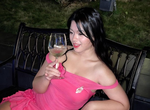 Con gái NSƯT Chiều Xuân xưa mũm mĩm thi The Voice Kids, nay 16 tuổi là mỹ nhân gợi cảm