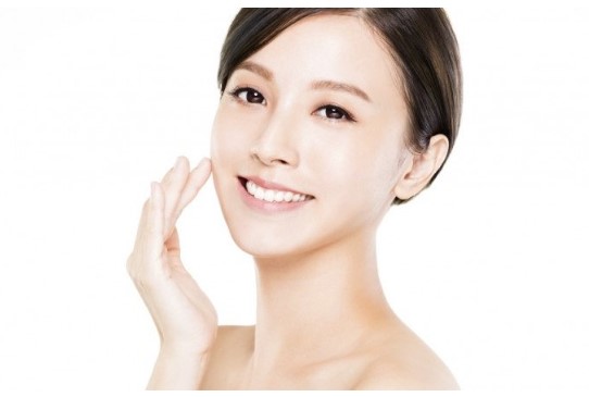 Hai loại lá bán đầy chợ Việt, đun sôi lấy nước rửa mặt giúp da sáng mịn, mụn giảm rõ rệt