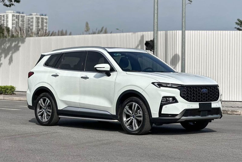 Ford Territory mới lăn bánh hơn 5.000km xuống giá khó tin