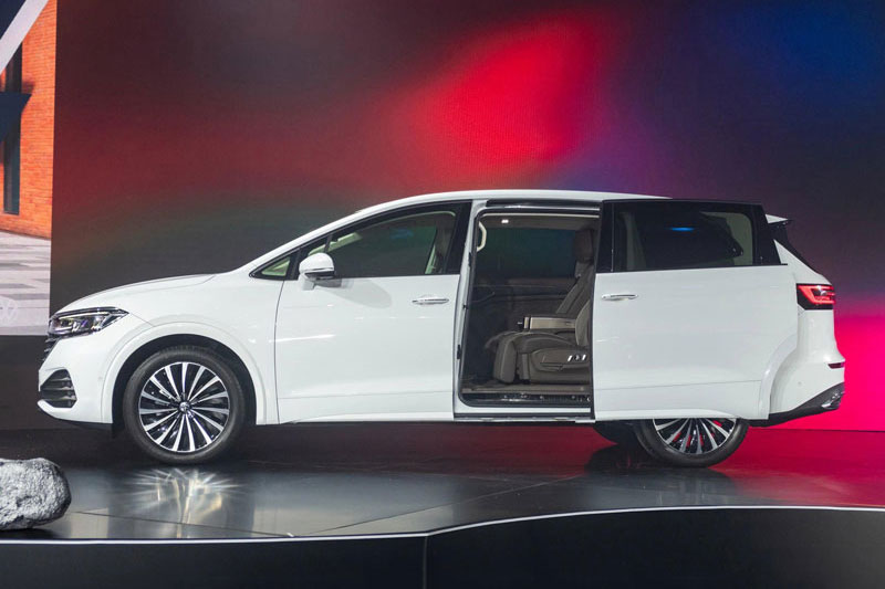 CLIP: Đánh giá nhanh Volkswagen Viloran vừa ra mắt tại Việt Nam