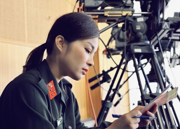 Nữ Đại uý trong "Đội điều tra số 7" đời thường ăn mặc sang, đi đâu cũng "dát" hàng hiệu