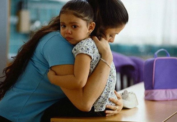 Khi chồng dẫn một cô bé 10 tuổi vào nhà, tôi tái mặt vì run sợ nhưng thái độ của anh làm tôi quá đỗi kinh ngạc và vui sướng