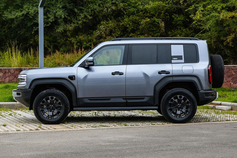 SUV địa hình công suất 687 mã lực, thiết kế đẹp không kém Toyota Land Cruiser, giá hơn 940 triệu đồng