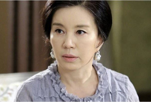 Nàng dâu kể chuyện vừa mua được căn nhà trả góp thì họ hàng nhà chồng hỏi vay 100 triệu với lý do nực cười, biết nhân vật đứng sau 'chém gió' mới vã mồ hôi