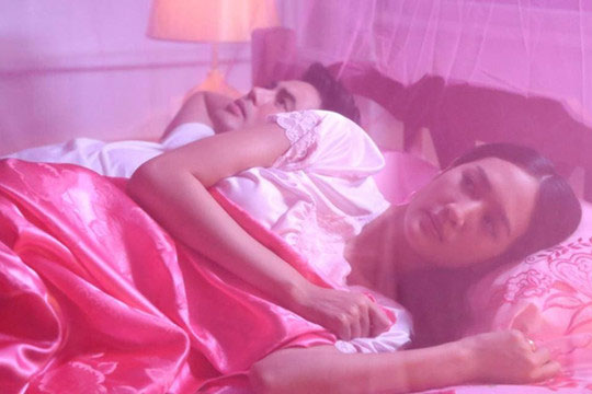 Vừa cưới xong, mẹ chồng treo thưởng nửa tỷ nếu tôi có em bé, đêm hôm cưới nhìn người đàn ông nằm bên cạnh, tôi kinh hãi nhận ra sự thật