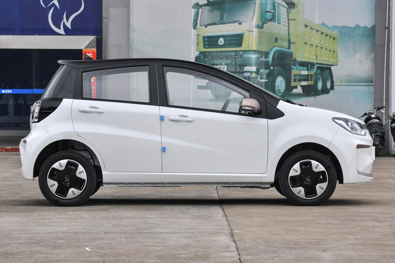 CLIP: Cận cảnh xe điện phạm vi hoạt động 301 km, giá gần 200 triệu đồng