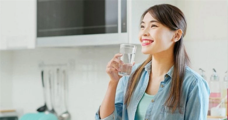 Chuyên gia Nhật Bản tiết lộ cách chăm sóc môi, 90% người đang thoa son dưỡng sai cách! - 7