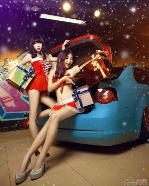 Công chúa tuyết mát lạnh bên xế hộp ảnh 2