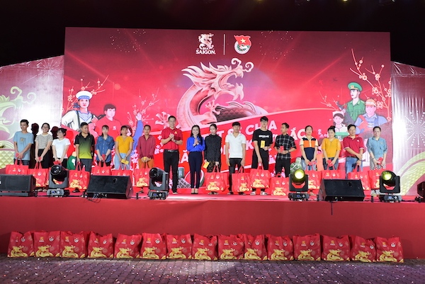 Bia Saigon khởi động chương trình “Tết sẻ chia, năm Rồng khởi sắc"