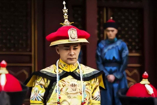 Càn Long hỏi các tướng lĩnh muốn thưởng gì? Một người muốn chức tước, người kia thích mỹ nữ, kết cục của hai người rất khác nhau