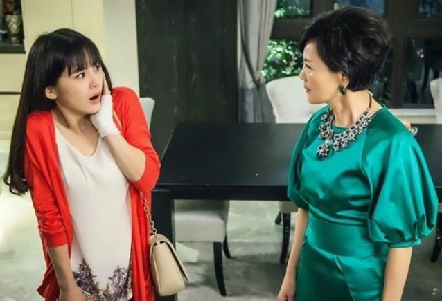 Biết con dâu gửi 'biếu Tết' nhà đẻ 200 triệu, mẹ chồng lao vào tát cháy má ngờ đâu khi sự thật sáng tỏ bà lại vội vàng xin lỗi gấp