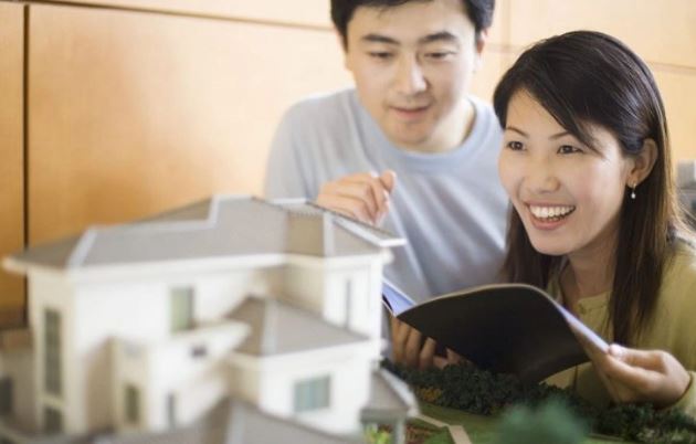 Trước khi xuống tiền mua nhà, cặp vợ chồng trẻ nên nghe 7 lời khuyên hữu ích này