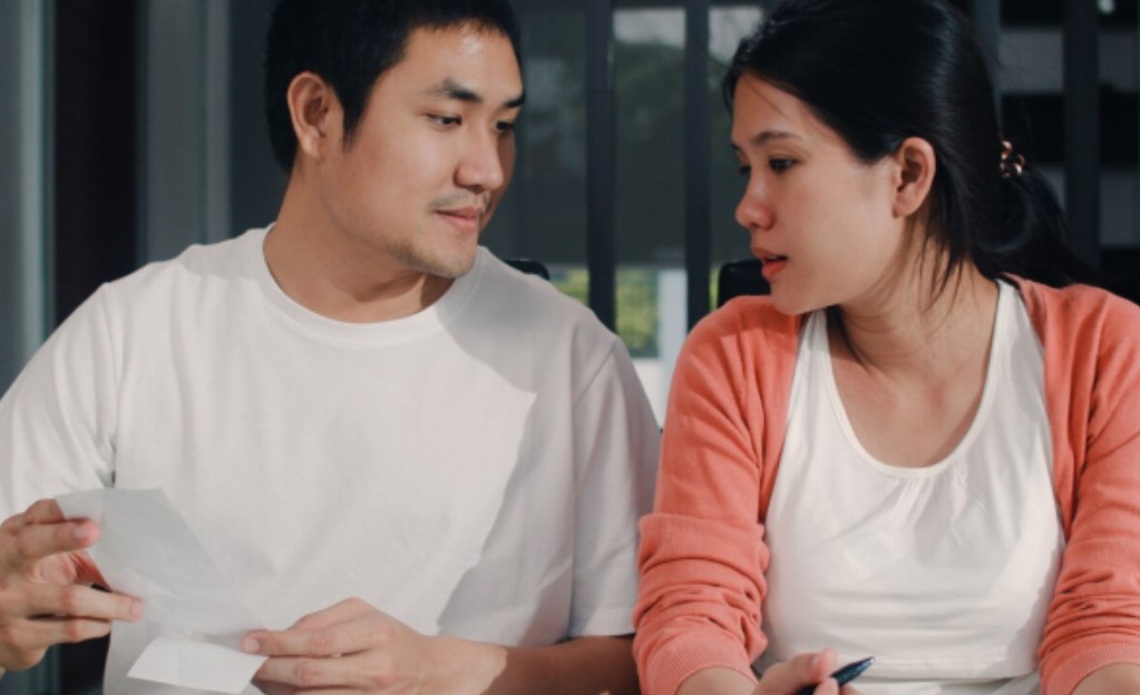 Chồng đột nhiên rủ tôi về sống chung với bố mẹ, lý do khiến tôi khó lòng từ chối